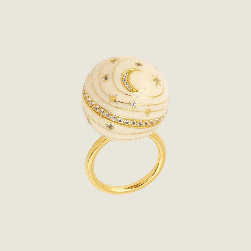Bubble Circle I — Sandrine Barabinot 18k gold sphere ring with ivory enamel and pavé diamonds