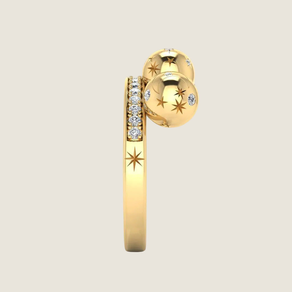 Bubble IV — side view of 18k gold four-sphere ring by Sandrine Barabinot