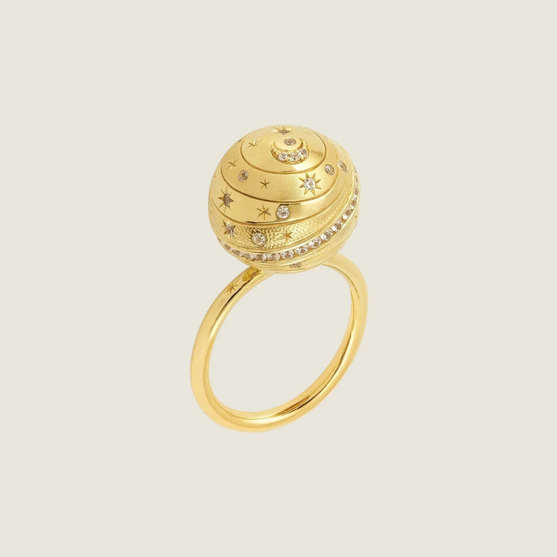Circle I — Sandrine Barabinot 18k polished gold sphere ring encircled by a pavé diamond halo